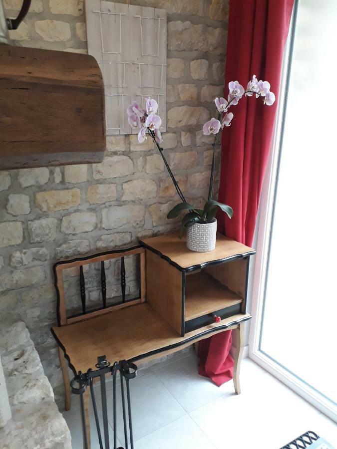 Gite " Le Vieux Noyer" Liesville-sur-Douve ภายนอก รูปภาพ