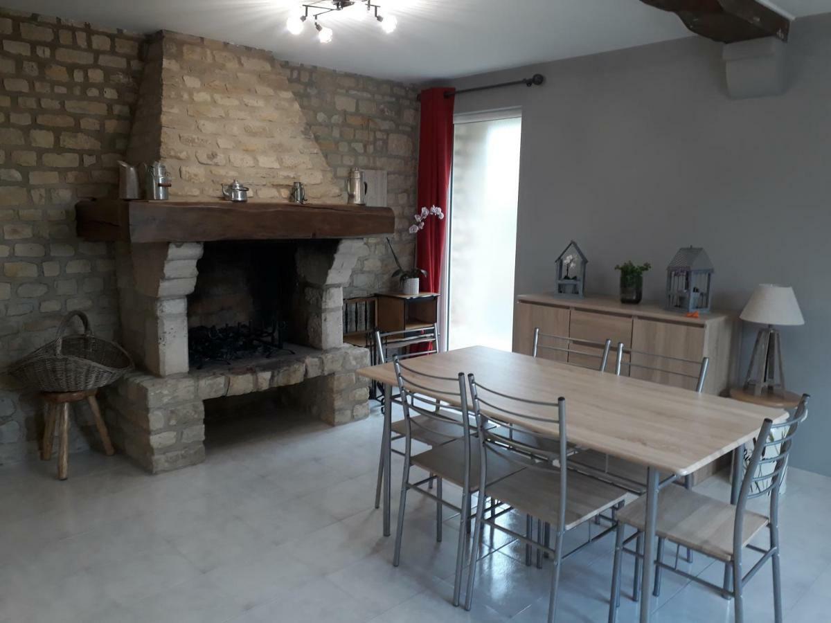 Gite " Le Vieux Noyer" Liesville-sur-Douve ภายนอก รูปภาพ