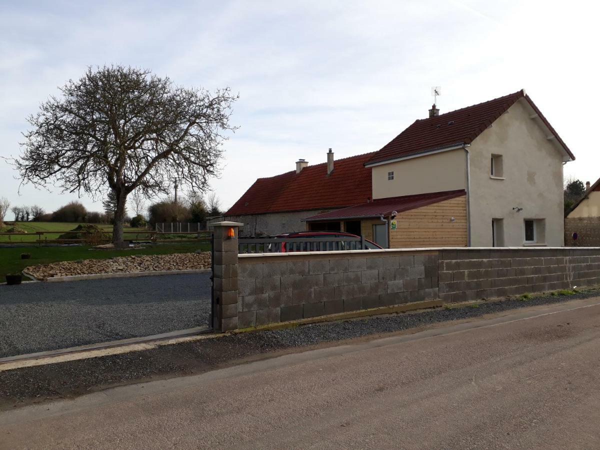 Gite " Le Vieux Noyer" Liesville-sur-Douve ภายนอก รูปภาพ