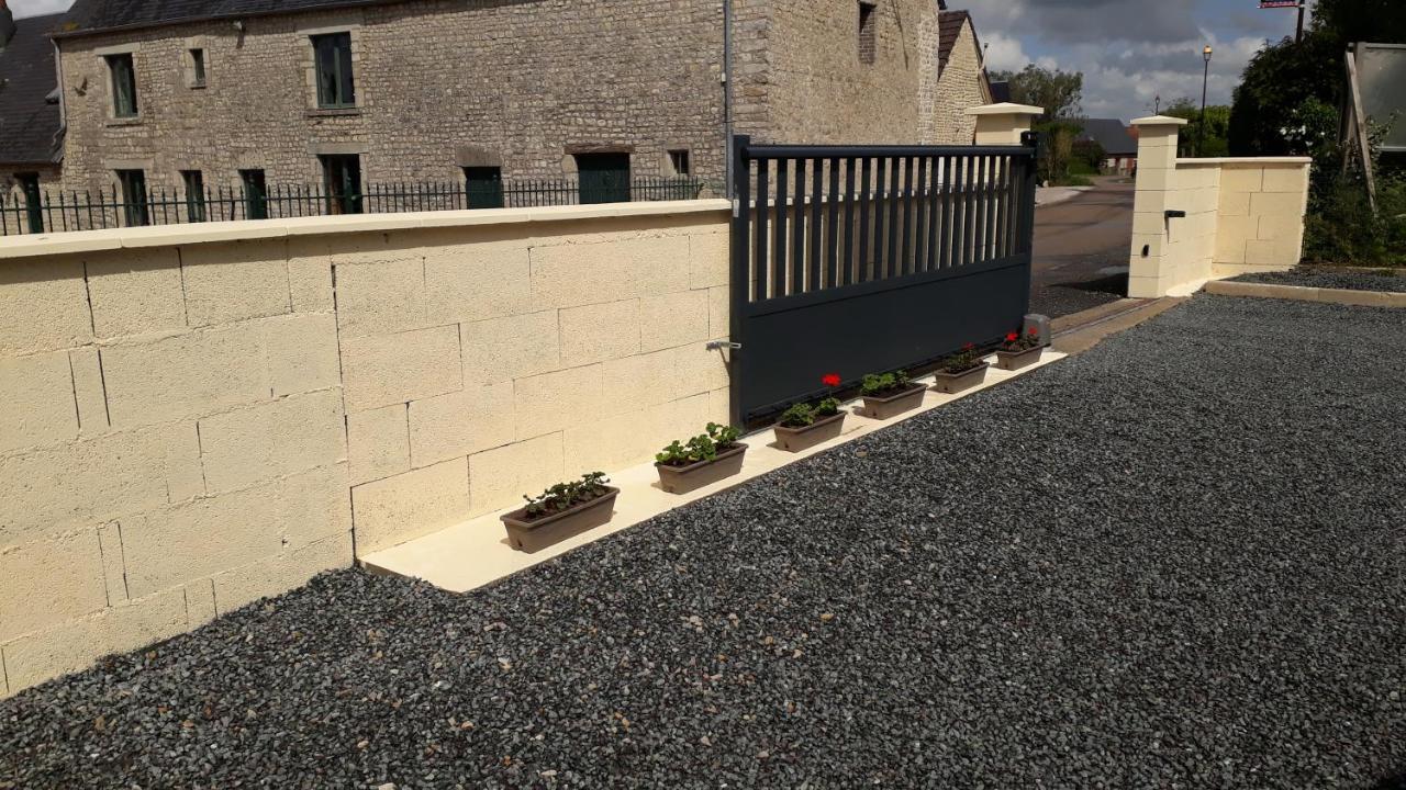 Gite " Le Vieux Noyer" Liesville-sur-Douve ภายนอก รูปภาพ